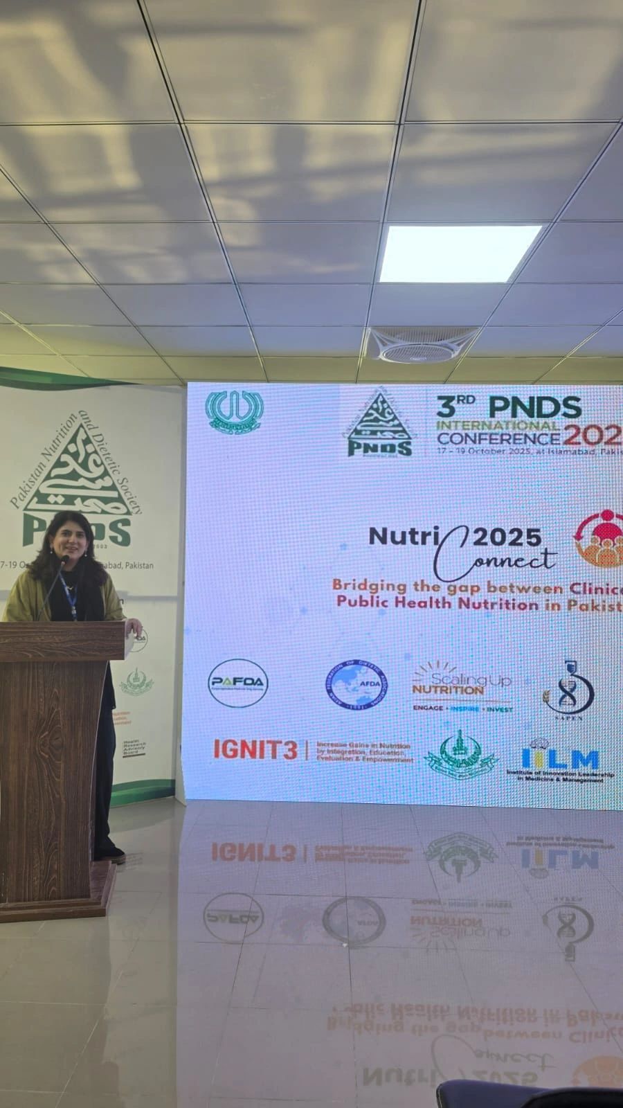 Amber Mustafa with international and Pakistani delegates at the 3rd PNDS International Conference 2025